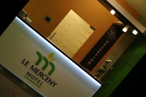 Le Merceny Motel Bastogne Exterior foto